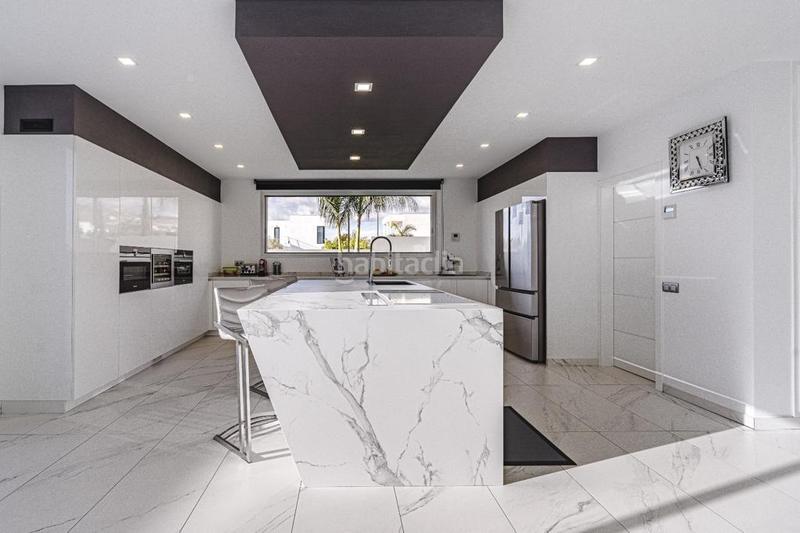 Foto cfa5a4f4-fdd6-47ef-b66e-59f0cd8444f9. Chalet in calle la vega 1 in Callao Salvaje - Playa Paraíso Adeje