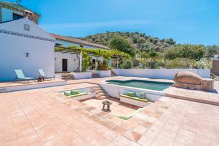 Masia a Diseminado poligono 13 15. Finca taivilla en alora con piscina y vistas abiertas al valle d