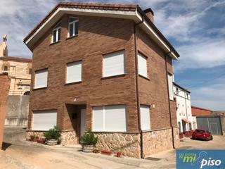 Chalet à Calle caño 4. Vivienda unifamiliar en villaco de cinco dormitorios, cuatro bañ