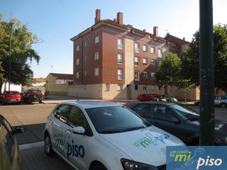 Pis a Calle golondrina 35. Oportunidad vivienda seminueva en pajarillos de tres dormitorios
