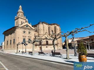Pis a Calle juan antonio carmona 14. Oportunidad vivienda en nava del rey  reformada de tres dormitor