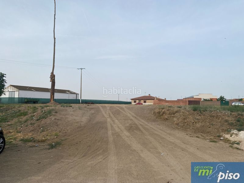 Foto 4eca88ed-492b-498b-8f53-57c01a22efa8. Residential plot in calle río ebro 1 in Valdestillas
