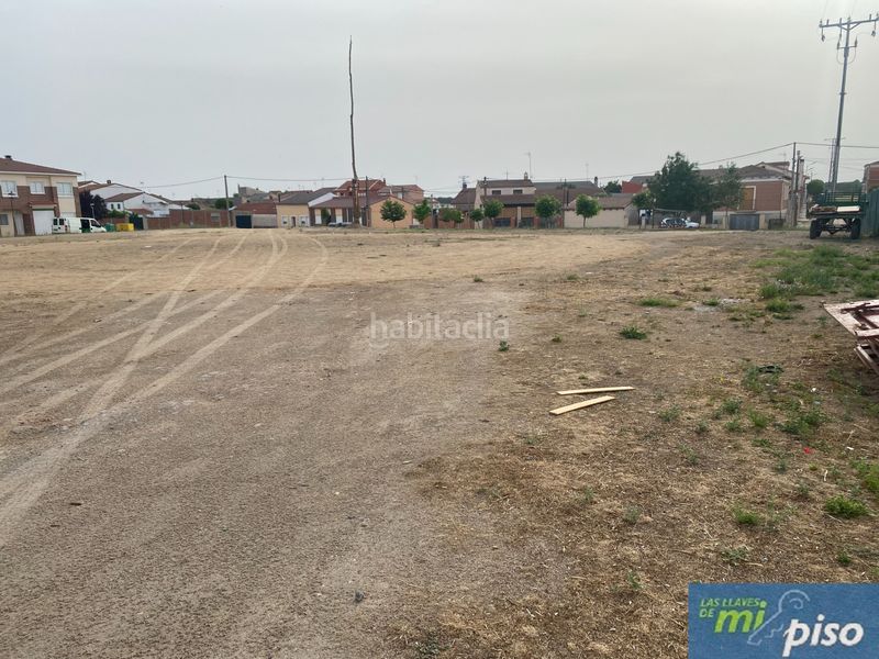 Foto a98fddfc-5883-46f2-a9ae-e1c00399b65d. Residential plot in calle río ebro 1 in Valdestillas