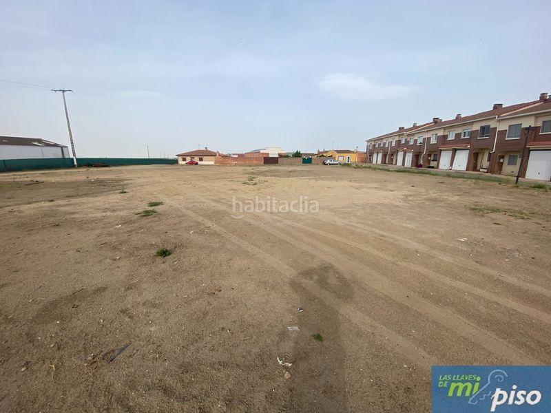 Foto dfb45b8e-e1bf-4e4f-b8e1-893f96f1feca. Residential plot in calle río ebro 1 in Valdestillas