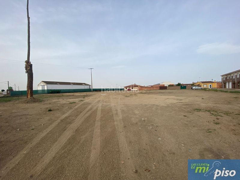 Foto edeb93ea-e381-48d6-8d1b-257d526ef51d. Residential plot in calle río ebro 1 in Valdestillas