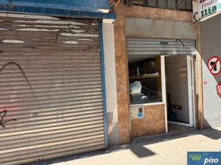 Local Comercial en Calle de Higinio Mangas 2