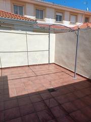 Casa adossada  Calle cáceres. Oportunidad adosado seminuevo en tudela de duero de cuatro dormi