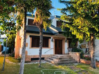 Chalet à Calle frontón 26. Oportunidad chalet en pedrajas de san esteban de cinco dormitori