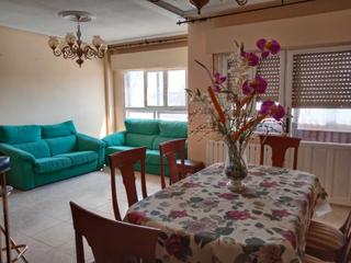 Pis  Calle santísimo cristo. Oportunidad vivienda en rueda de tres dormitorios, dos baños.