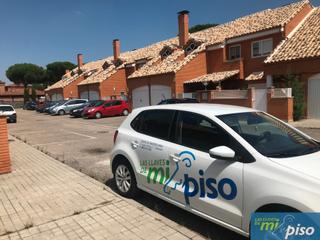 Casa adossada a Calle josé parís 14. Oportunidad adosado seminuevo en urbanización aldeamayor golf de