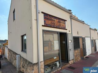 Local commercial à Calle de la huerta de san gines 22. Oportunidad local en ciguñuela de dos plantas .