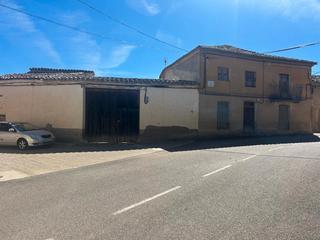 Casa a Calle la higuera 1. Oportunidad casa en villalonso de cuatro dormitorios,dos baños,