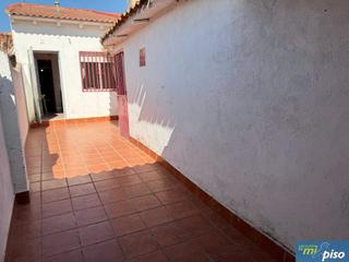 Maison jumelée  Calle malatos 43. Oportunidad casa en nava del rey totalmente reformada de dos dor