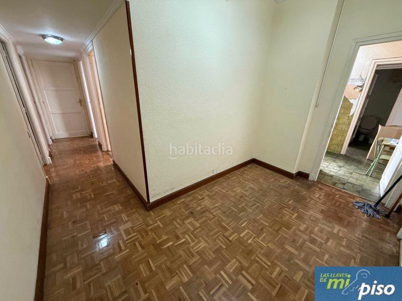 Foto c0616f27-f488-4c38-8b17-7f08f93ceadf. Pis a calle san felipe 1 a Centro Valladolid