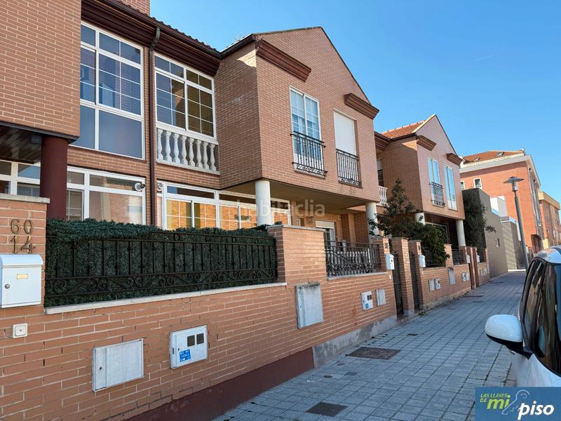 Foto 3a9b3e0a-efc6-4d8c-bea4-db0392375946. Casa adossada a camino hondo 9 a Cistérniga