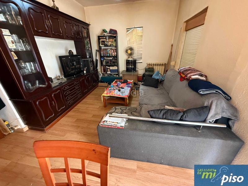 Foto 642d1b6b-70fd-46ac-a588-17849a171de5. Flat in calle aaiún 2 in Delicias Valladolid