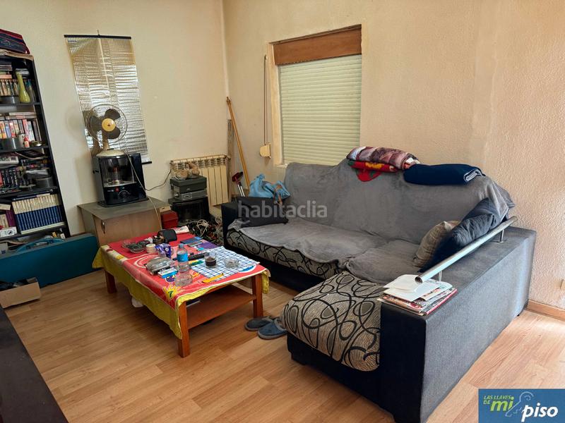 Foto 8aebe3e4-1669-4c27-b97b-2952583b49c8. Flat in calle aaiún 2 in Delicias Valladolid