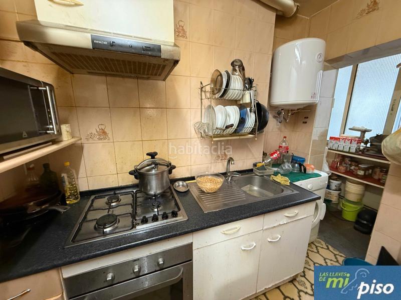 Foto c0193d16-1671-4e3e-9cd9-61d8b7a50561. Flat in calle aaiún 2 in Delicias Valladolid