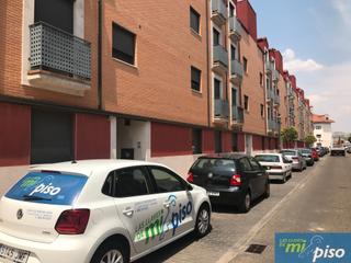 Appartement à Calle alfredo martin 6. Oportunidad vivienda nueva en santovenia de tres dormitorios, do