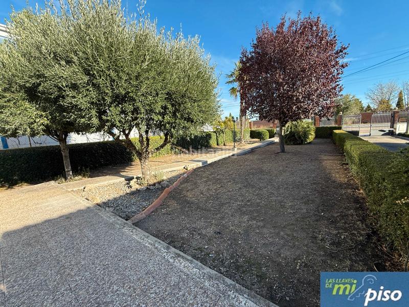 Foto ab0b2f83-3ed8-4ba2-b433-e70285973322. Chalet con camino riscaldamento parcheggio in Soto de Medinilla Valladolid