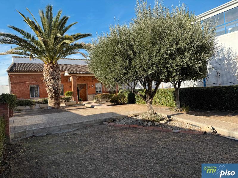 Foto d65fc5bf-a2ba-47d9-bf5a-20eb1d6f7cba. Chalet con camino riscaldamento parcheggio in Soto de Medinilla Valladolid