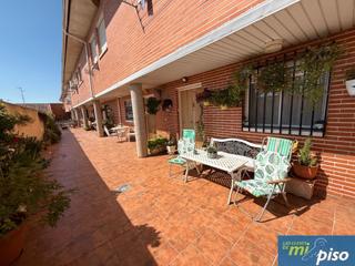 Appartamento in Calle rodríguez chico 48. Oportunidad dúplex totalmente nuevo en nava del rey de tres dorm