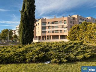 Pis a Calle kilimanjaro 13. Oportunidad vivienda seminueva en pinar de jalón de tres dormito