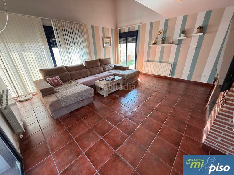 Foto 2f89c8cb-26cb-4101-8d9a-4fadb3efdcb6. Casa a schiera con camino riscaldamento parcheggio in Cabezón de Pisuerga