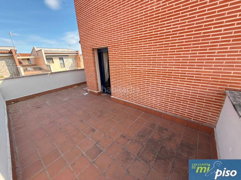 Foto 33b80d10-a7b6-407b-9f6b-b187efa8754c. Casa a schiera con camino riscaldamento parcheggio in Cabezón de Pisuerga