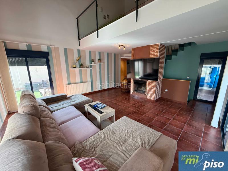 Foto 8b55922a-06ba-4bc5-916a-8e0f8af327be. Casa a schiera con camino riscaldamento parcheggio in Cabezón de Pisuerga