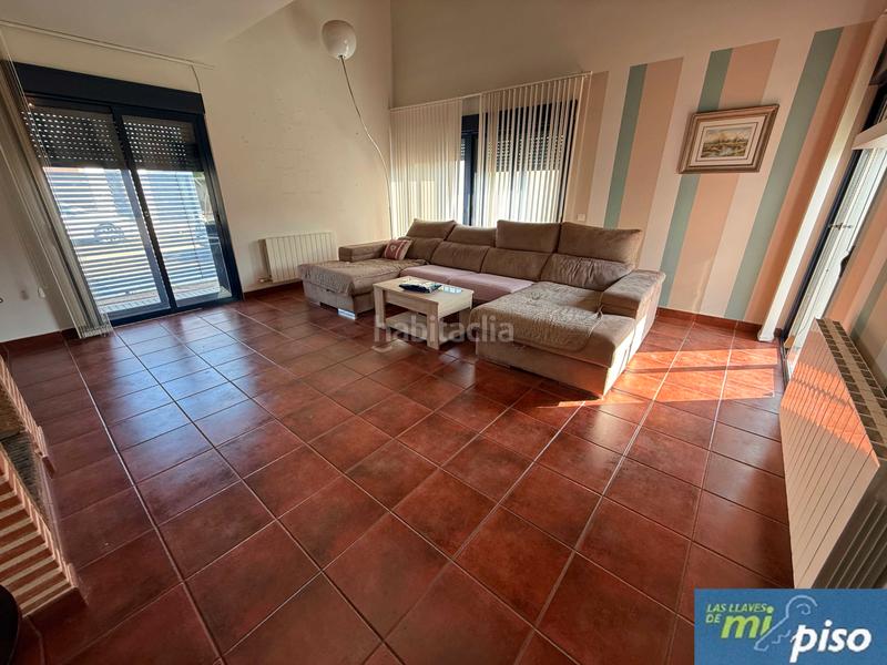 Foto 9b781f2a-ca08-4fdd-9290-8bb54ac61dab. Casa a schiera con camino riscaldamento parcheggio in Cabezón de Pisuerga