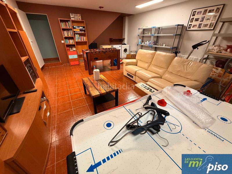 Foto bd67135e-e3f1-4834-ac7e-eb1684ac2569. Casa a schiera con camino riscaldamento parcheggio in Cabezón de Pisuerga