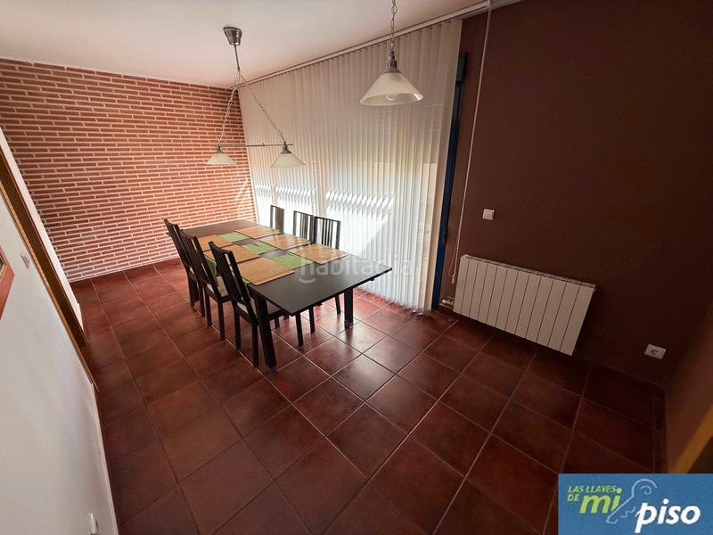 Foto d7d4c8cb-d4b9-4a98-8d70-70f8adc0d52c. Casa a schiera con camino riscaldamento parcheggio in Cabezón de Pisuerga