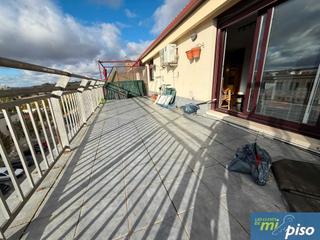 Dachwohnung in Avenida de olmedo 2. Oportunidad atico nuevo en la cistérniga de un dormitorio con te