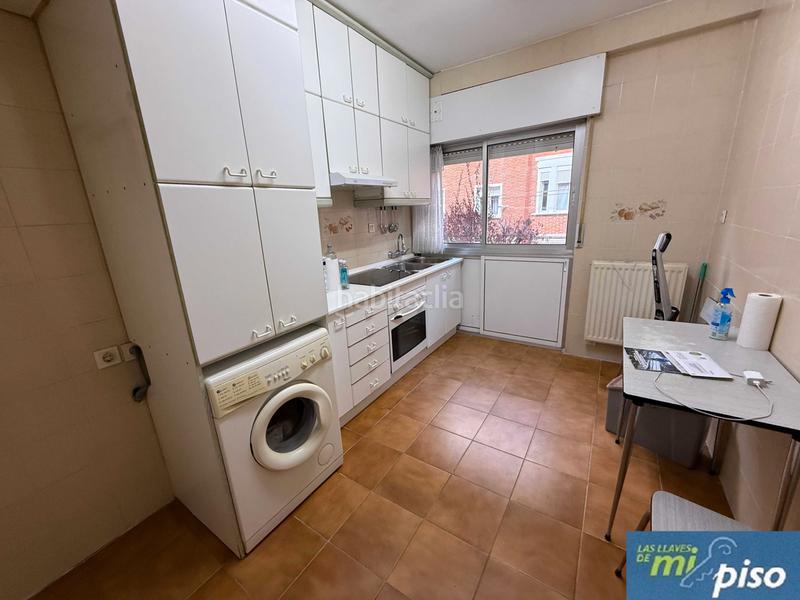 Foto 34e3c4b8-e7a6-4a72-957a-7c9bd7ecf129. Flat in calle sorozábal 4 in Cuatro de Marzo Valladolid