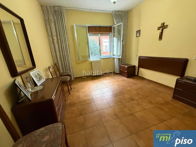 Foto d156560c-6d77-4079-ad26-3847bb837323. Flat in calle sorozábal 4 in Cuatro de Marzo Valladolid