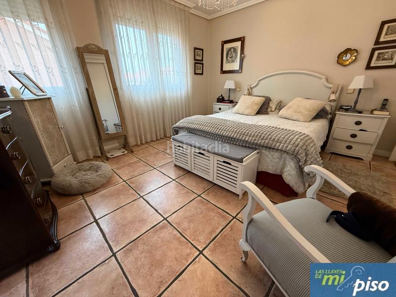 Foto 3e987d82-7535-4185-91d7-4d3237ec9121. Casa adossada amb xemeneia calefacció aparcament piscina a Valladolid