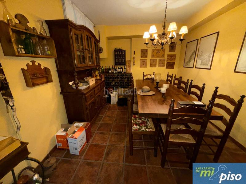 Foto 5d25c669-352e-4920-9875-fd88c07aedca. Casa adossada amb xemeneia calefacció aparcament piscina a Valladolid