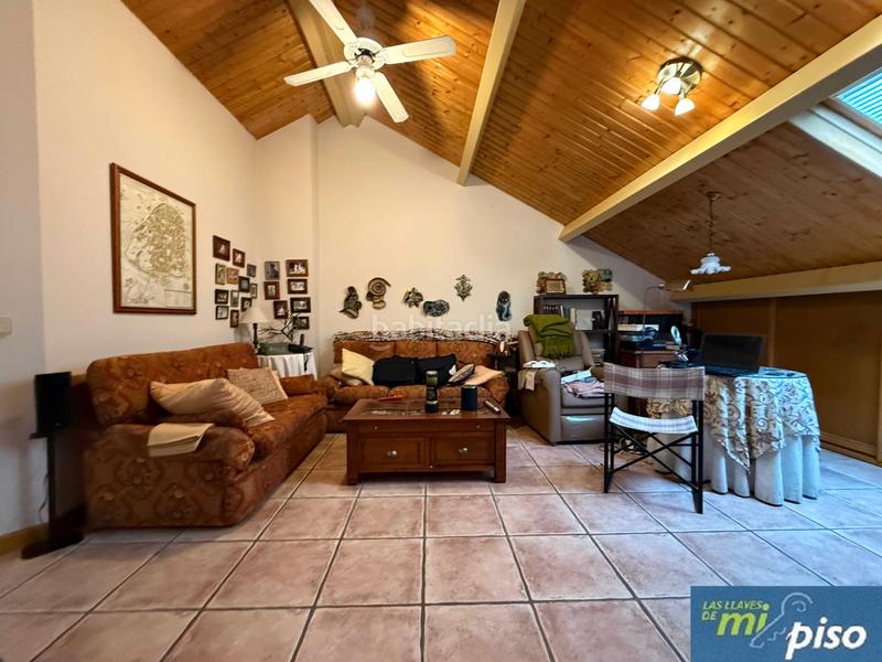 Foto a4473818-ddc0-4b79-b06c-28fb7e64ba4c. Casa adossada amb xemeneia calefacció aparcament piscina a Valladolid