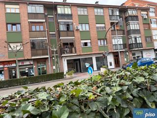 Pis a Avenida de la constitución 7. Oportunidad vivienda reformada en medina del campo de tres dormi