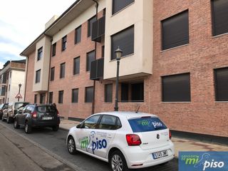 Pis a Calle marqués de san felices 3. Oportunidad vivienda seminueva en santovenia de dos dormitorios,