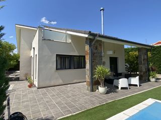 Xalet  Calle mochos. Oportunidad chalet independiente en urbanización sotoverde de tr