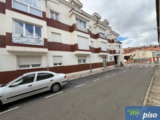 Appartement  Calle cruz 3. Oportunidad vivienda seminueva en santovenia de dos dormitorios,
