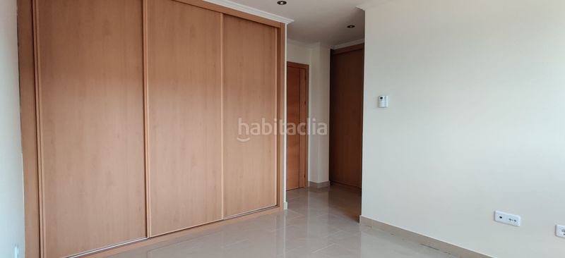 Foto 4d773ded-5fa6-466c-ac1d-40ac27e47da9. Casa adossada amb xemeneia calefacció aparcament a Renedo de Esgueva