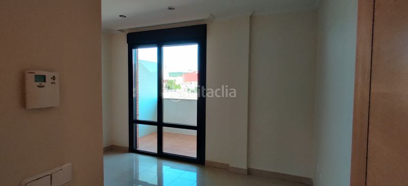 Foto 5247ad68-9820-41cb-920a-9cc4207008cd. Casa adossada amb xemeneia calefacció aparcament a Renedo de Esgueva