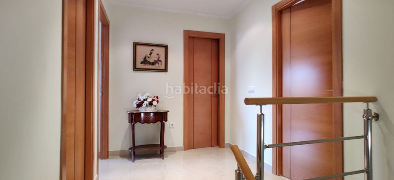 Foto 877ab39f-cade-4c8f-a7e7-23a21b9ce1e8. Casa adossada amb xemeneia calefacció aparcament a Renedo de Esgueva