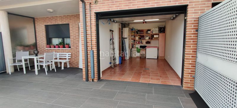 Foto bd9016ec-75f9-4a97-8046-3af0f99b6133. Casa adossada amb xemeneia calefacció aparcament a Renedo de Esgueva