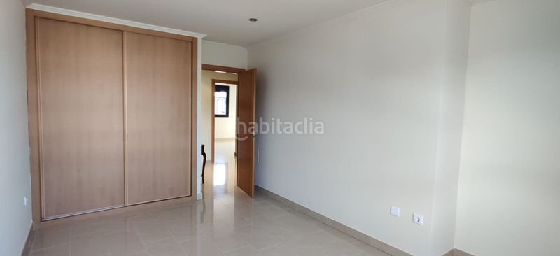 Foto db2b667a-586e-40a5-afe9-036e66c45ef9. Casa adossada amb xemeneia calefacció aparcament a Renedo de Esgueva