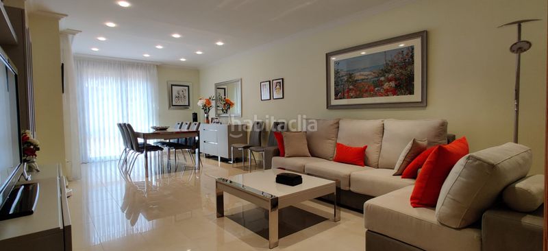 Foto e88d2aaa-79cc-4593-94e4-ed50f517a215. Casa adossada amb xemeneia calefacció aparcament a Renedo de Esgueva