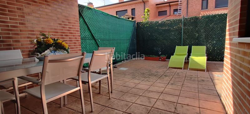 Foto eec0dc7d-d11e-4bbe-b197-5f333e2ac1fa. Casa adossada amb xemeneia calefacció aparcament a Renedo de Esgueva